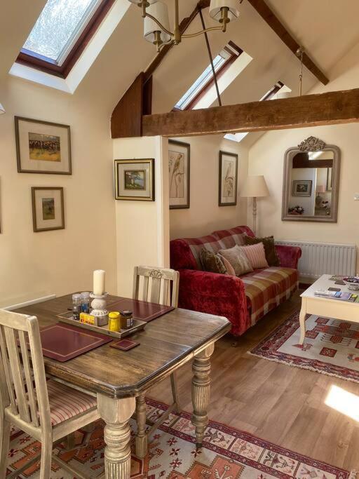 The Grooms Loft Self Contained Apartment Milton Abbas Zewnętrze zdjęcie